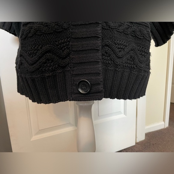 Michael Kors Chunky Cable Knit Black  Sweater Size XL Short Sleeve Button/Snap - Picture 2 of 10